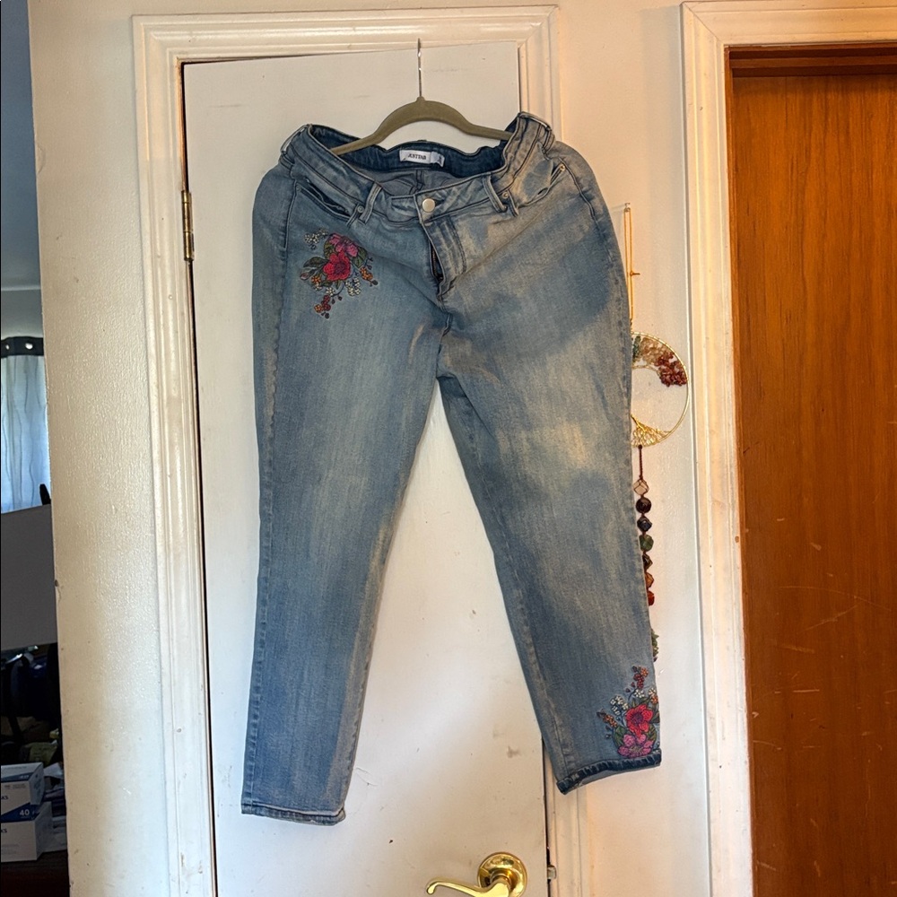 JustFab Denim Jeans with Embroidery
Not maternity